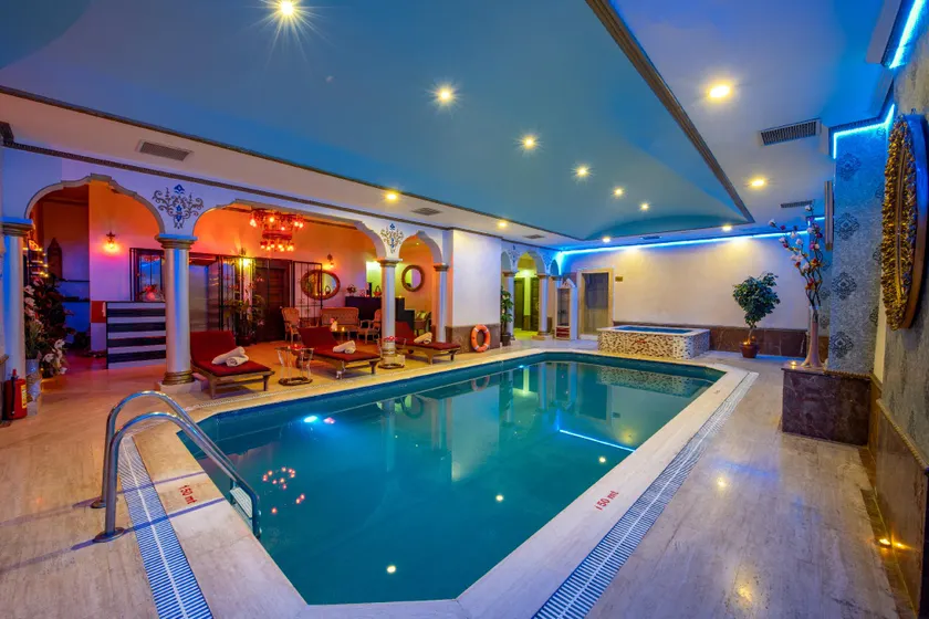 Plaza Crystal Hotel And Spa Taksim - Image 1