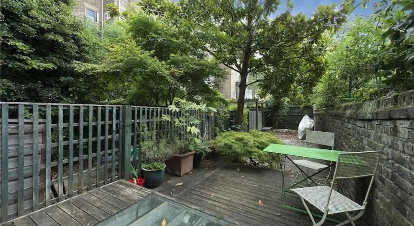 Classic Notting Hill Apartment with Private Garden - Image 1