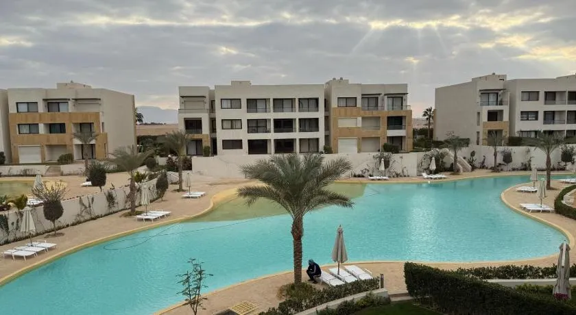 Mohamed Afifi Azha - Crystal Lagoon View - Families - 2 Bed Rooms - Image 1