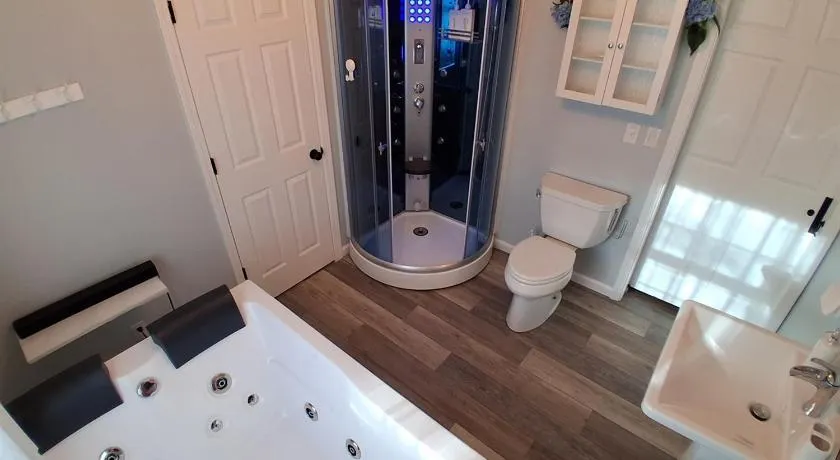 By Summersville Lake 3BR Jetted Tub Sauna - Image 1