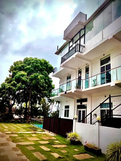 Florence Villas - Image 1
