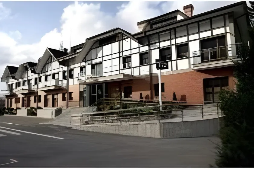 Euba Hotel - Image 1