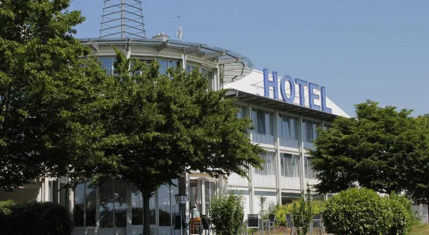Hotel Schwanau garni - Image 1