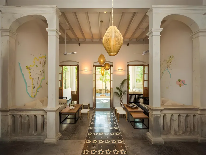 La Villa - Image 1