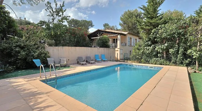 Villa climatisée de 195 m2 avec piscine privée - Image 1