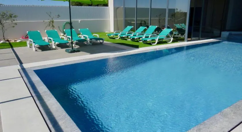 Villa Ria Alvor- Swimming pool & Jacuzzi - Image 1
