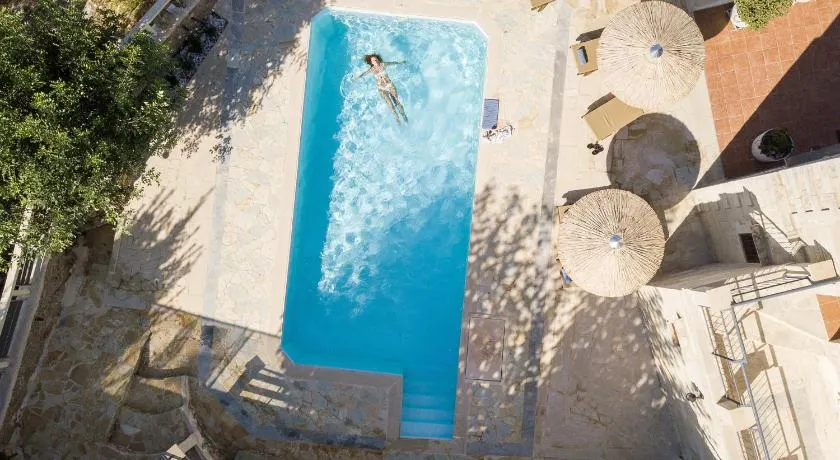 Prinus Country Retreat Apokoronas, heated pool, 13km from the sea - Image 1