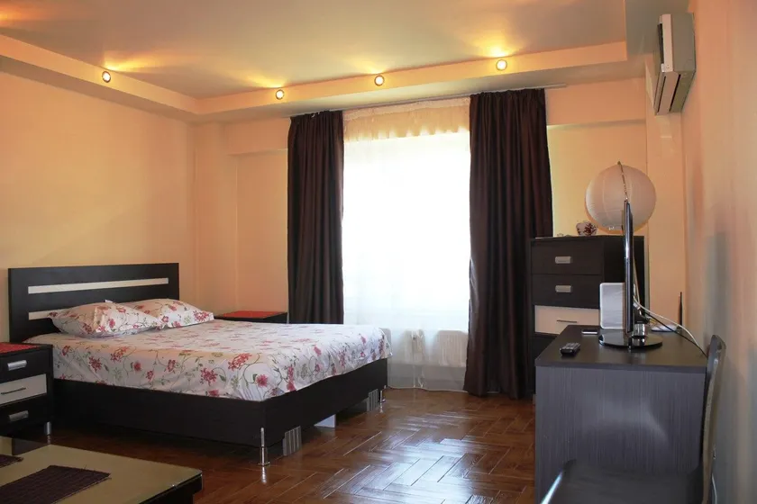 Alba Iulia square, Premium studio 2 - Image 1