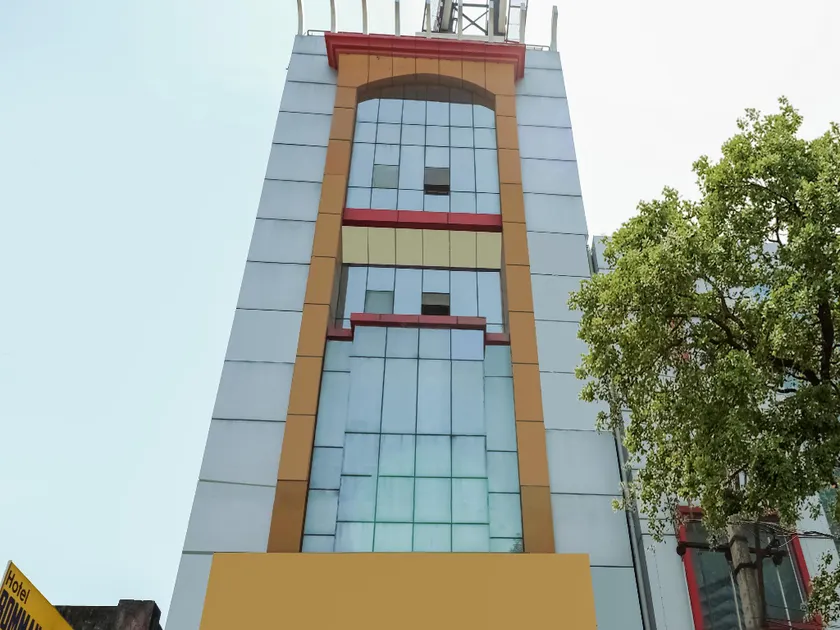 HOTEl BOMMANA RESIDENCY - Image 1