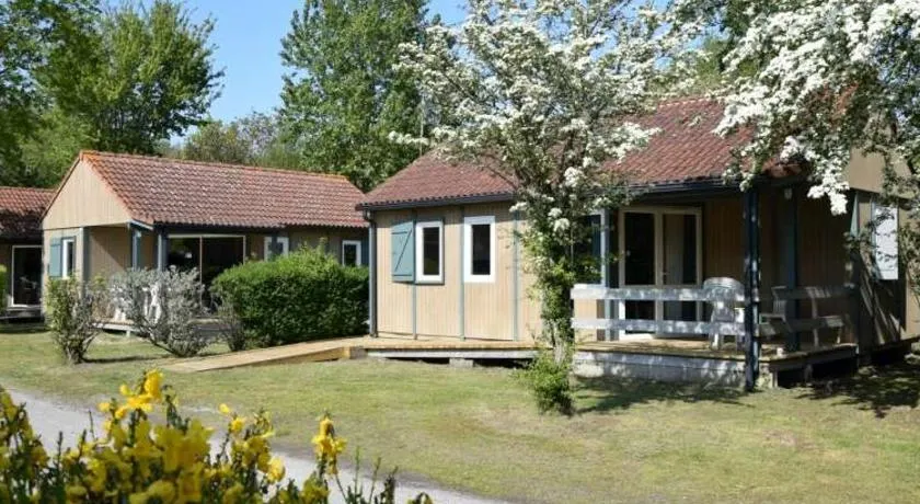 Camping L'Orée du Bois - Image 1