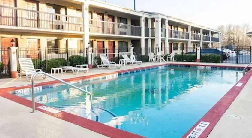 Garden Inn Adairsville - Image 1