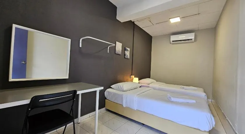 Room at Lebuh Armenian Georgetown City Center - Image 1