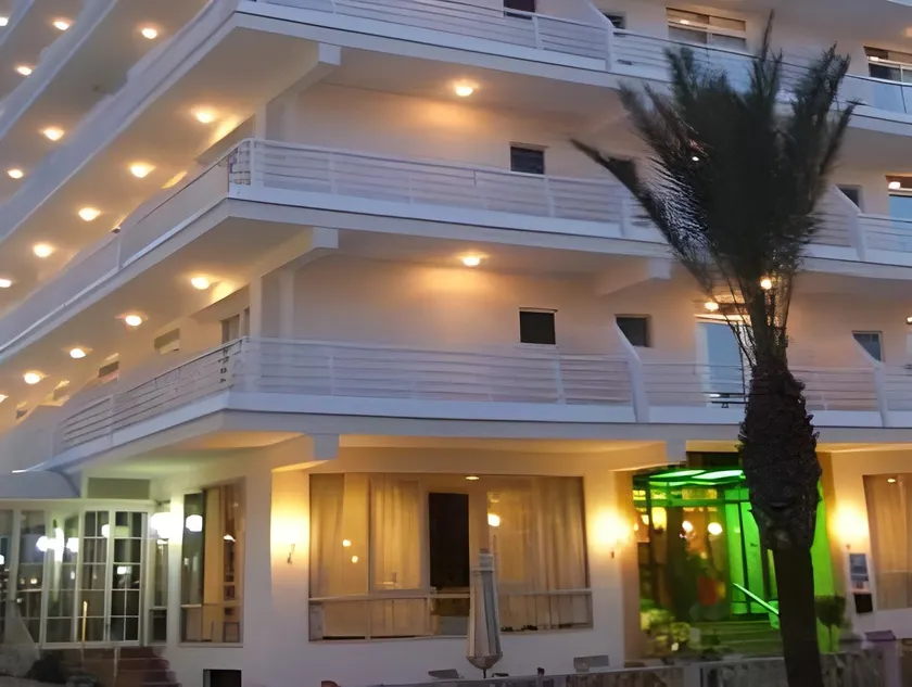 Hotel Sultán - Image 1