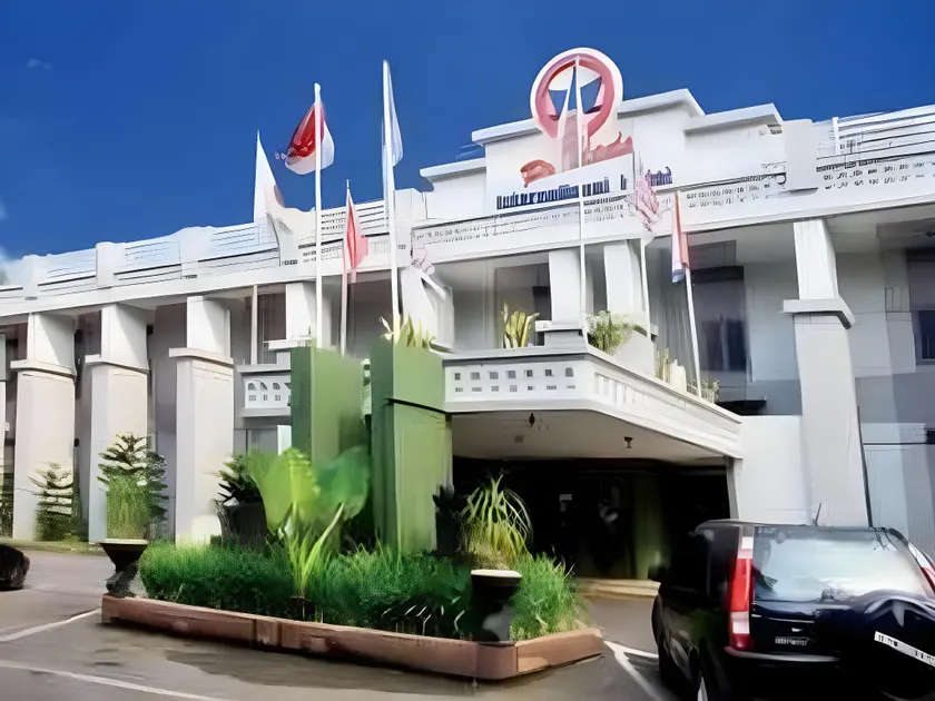 Pardede International Hotel - Image 1