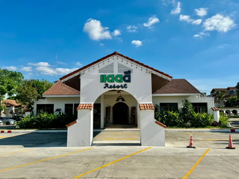 Dad D Resort by Lopburi Inn Resort - Image 1
