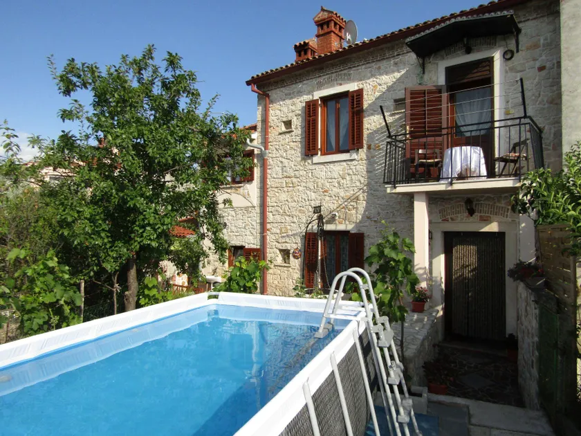 House Batel - Image 1