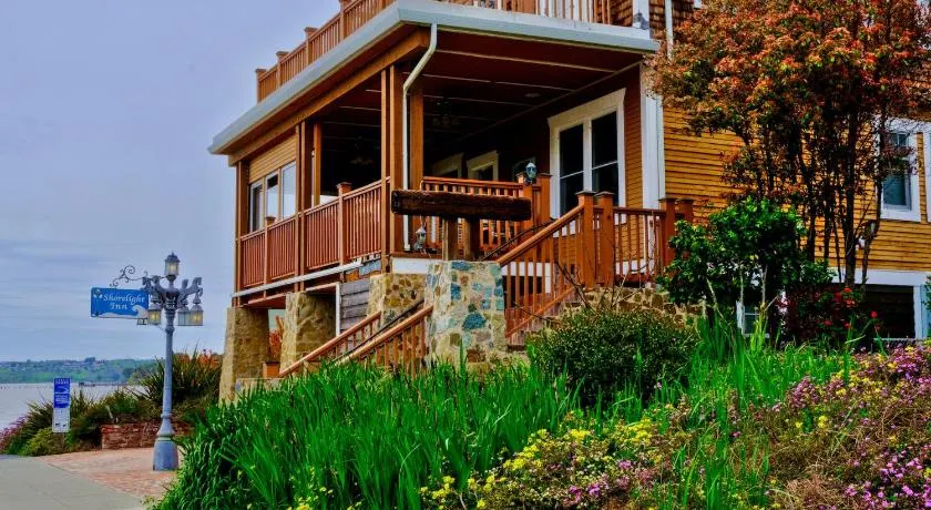 Shorelight Inn - Image 1