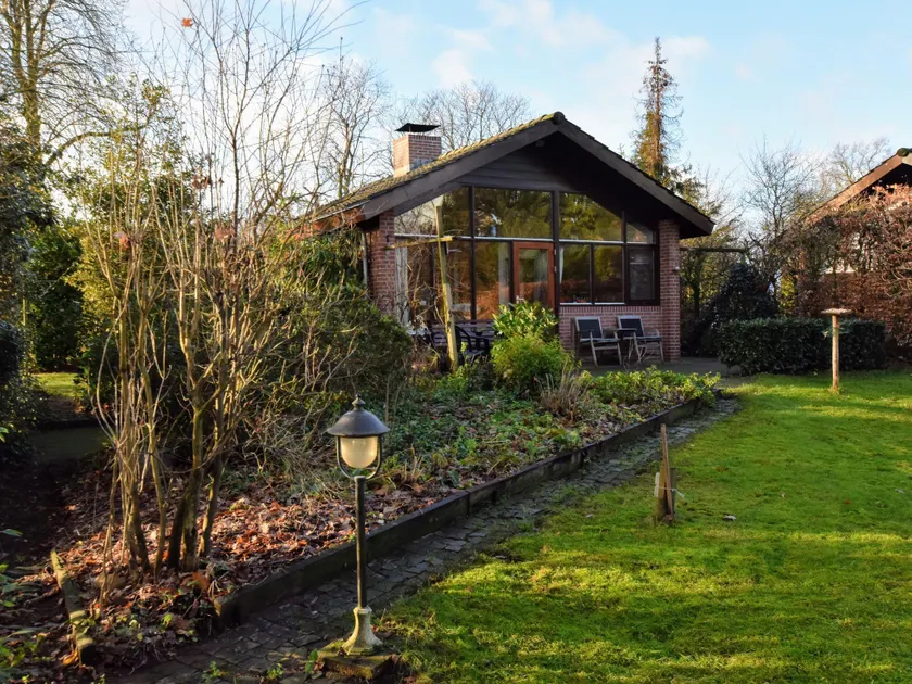 Wooden Holiday Home with Private Terrace & Garden in Aalten - Image 1
