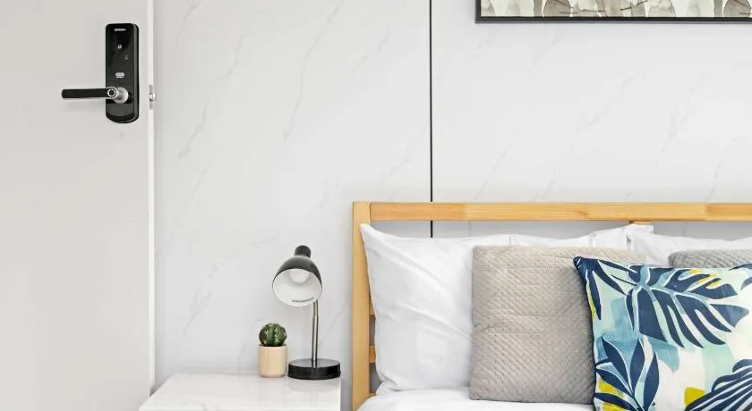 Modern Single Room in Botany - Mins to Airport - Shared Bathroom - Image 1