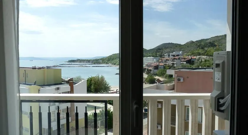 White Lagoon - Luxurious 1BD Flat near Kavarna by Flat Mаnager - Image 1