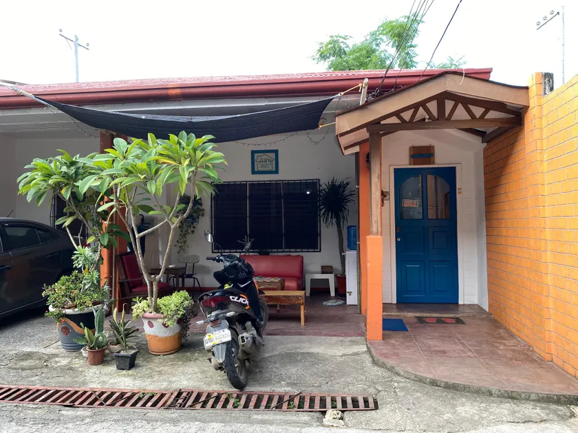 Jiji's Hostel - Image 1