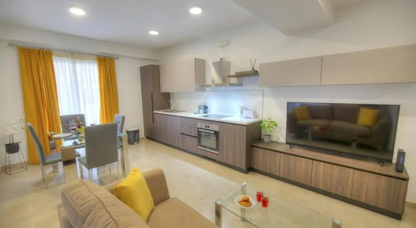 Spacious and tastefully furnished 2 bedroom apartment DDIF1-3 - Image 1