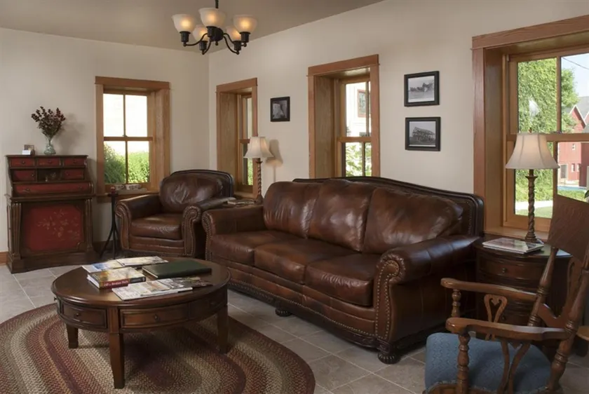Lake Orchard Farm Retreat - Image 1