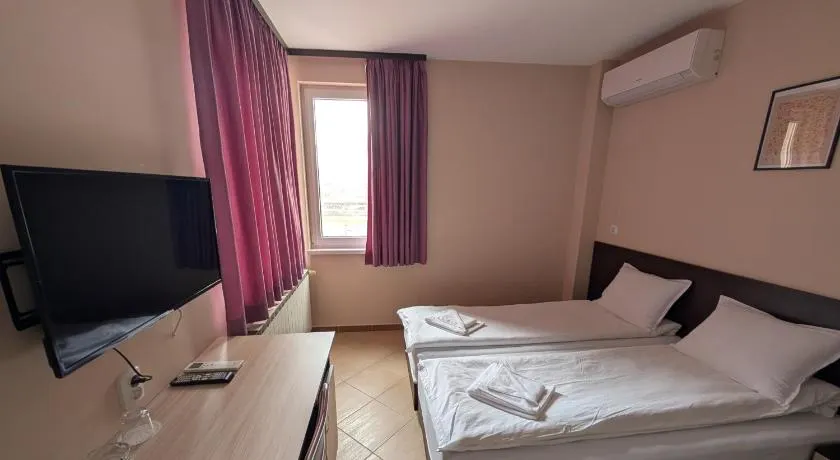 Hotel Poli - Image 1