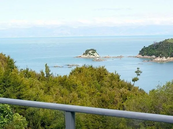 Korora - Kaiteriteri Beach House - Image 1