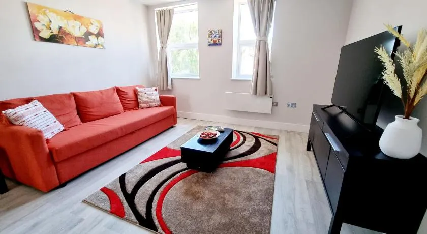 Modern Maisonette 2 Bedrooms Newly Renovated - Image 1