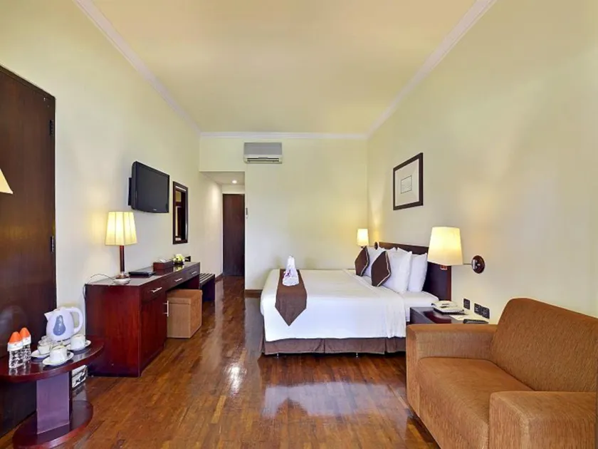 Grand Whiz Hotel Trawas Mojokerto - Image 1