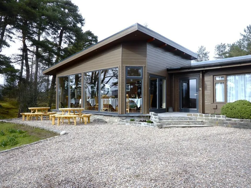 Old Pines Hotel And Restaurant - Image 1