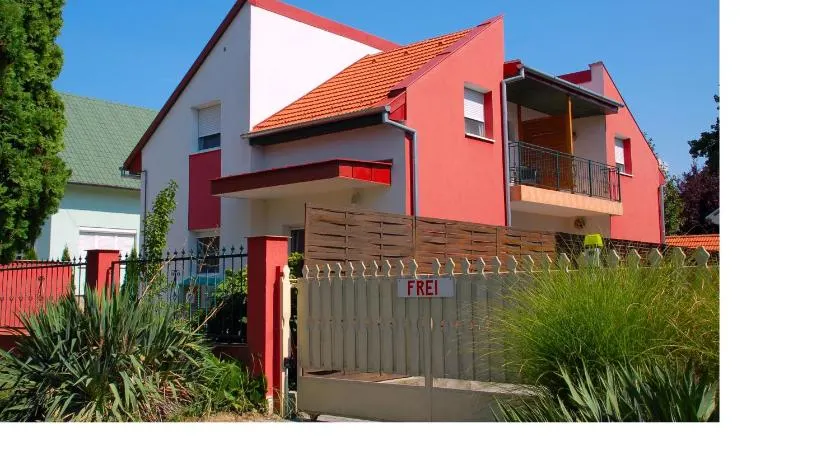 Laci Apartman - Image 1
