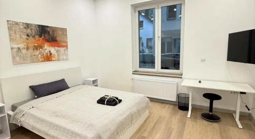 Exklusives City-Zimmer, Gemeinschaftsbad und Küche - Image 1