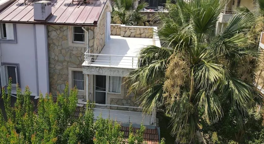Semi-detached house - Image 1