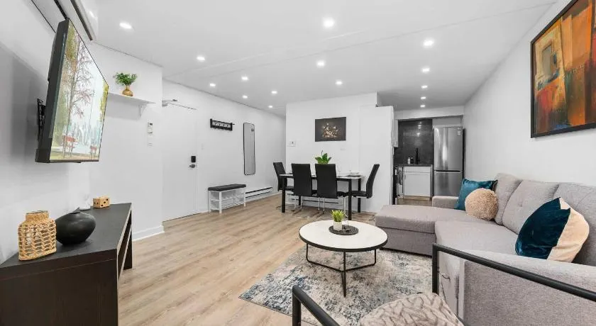 Casa Hotels College Modern Suite Near Little Italy Walk to Transit - Image 1