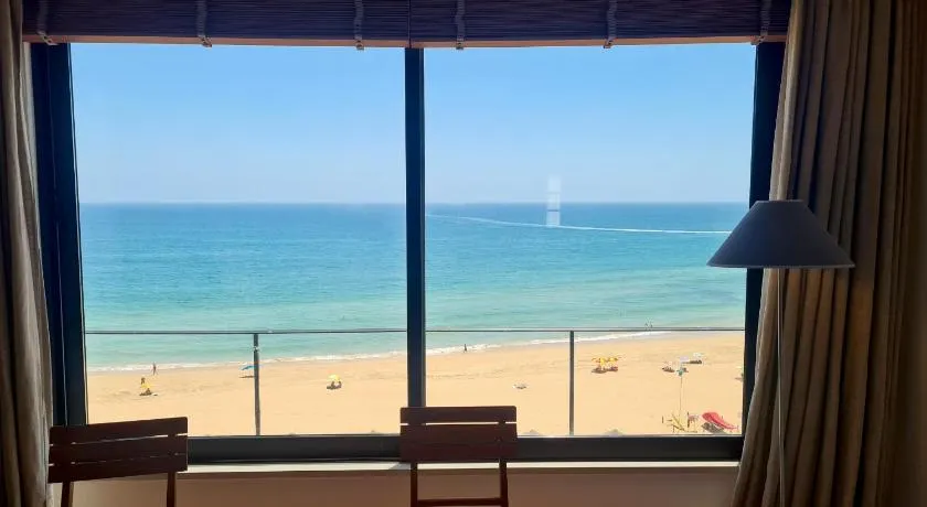 Albufeira Beach Cliffs House - Image 1