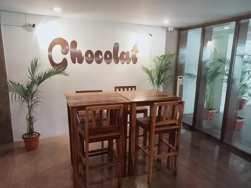 CHOCOLAT HOUSE - Image 1