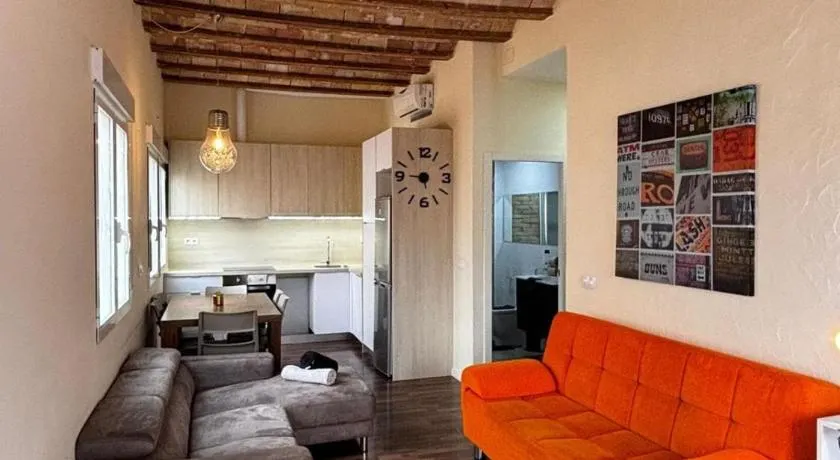 Moderno Apartamento Cerca del Centro y la Playa - Image 1