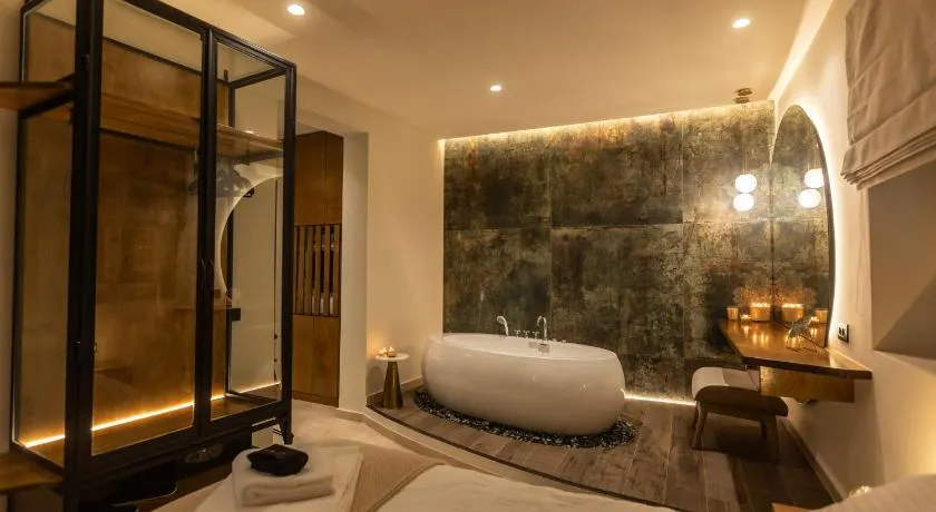 Vironia Suite - Image 1