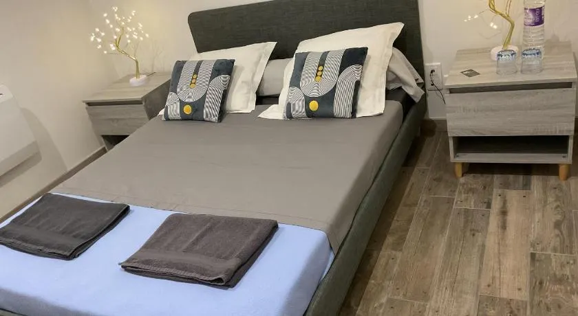 Chambre avec un lit King size - Image 1