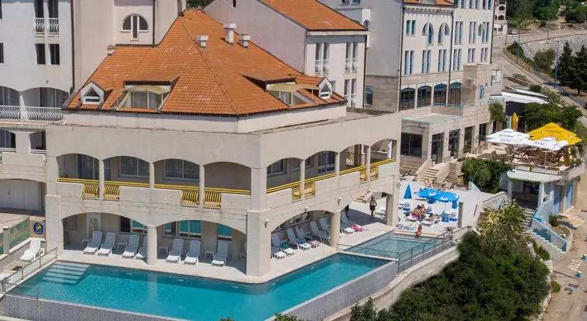 Hotel Stella - Image 1