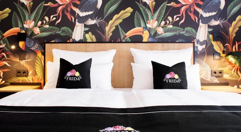 Frida Hotel & Café - Image 1