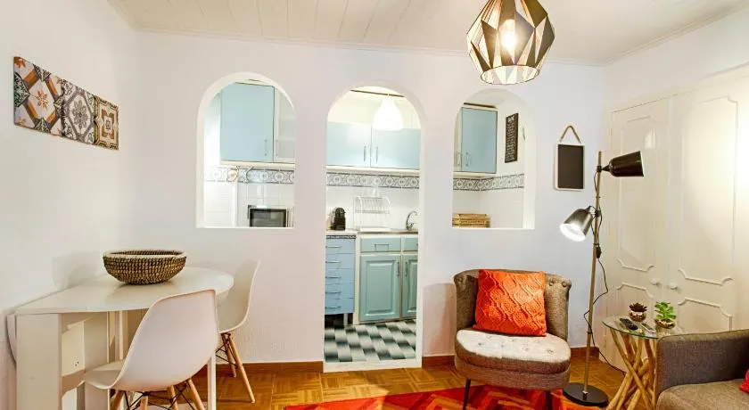 BmyGuest - Mouraria Central Apartment II - Image 1