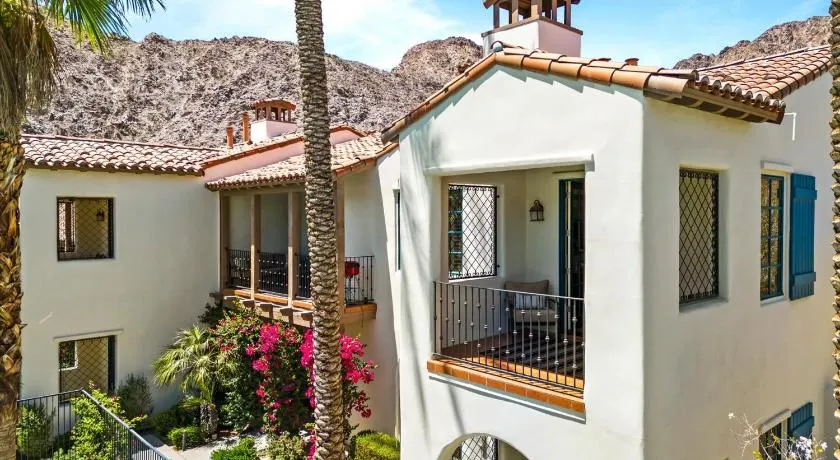 LV014 Legacy Villas Studio Overlooking the Pool - Image 1