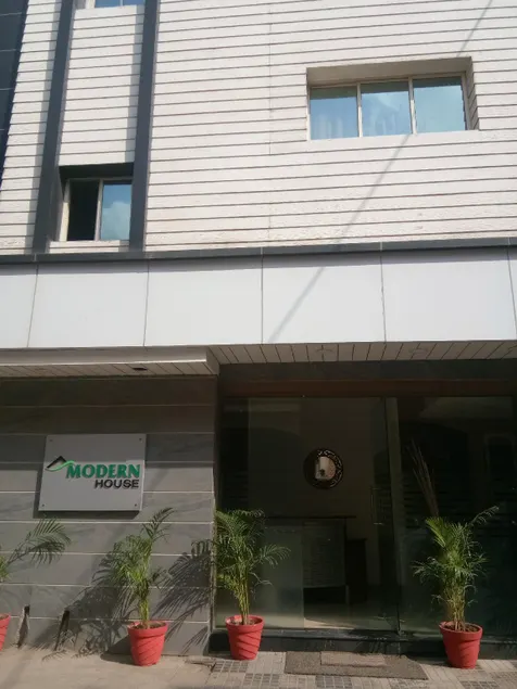Modern House - Image 1