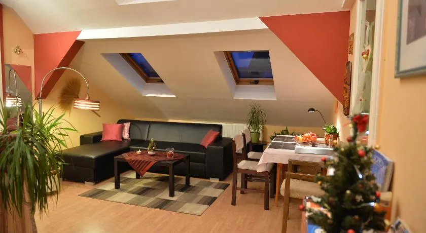 Sopron Eszter Apartman - Image 1