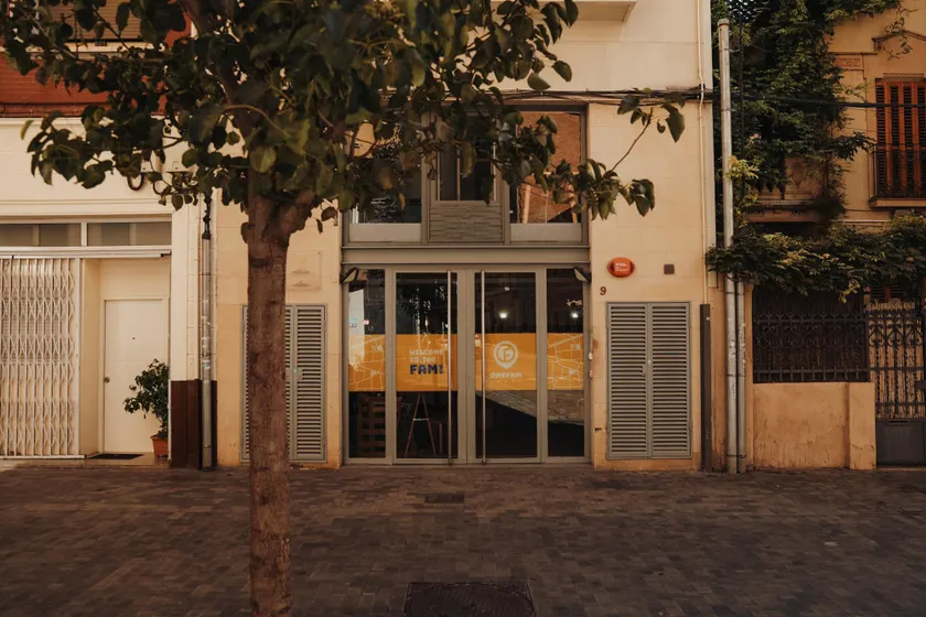 Onefam Sants - Image 1