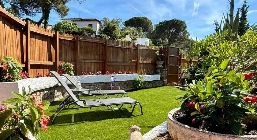 Cala Canyelles Villa & Private Studio with Garden - Image 1