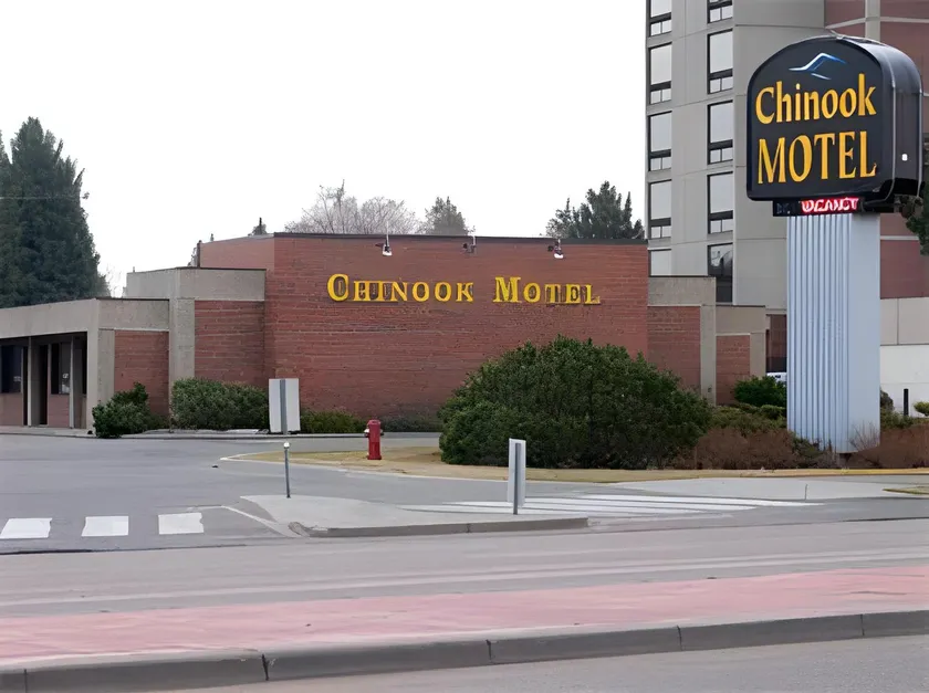 Chinook Motel - Image 1